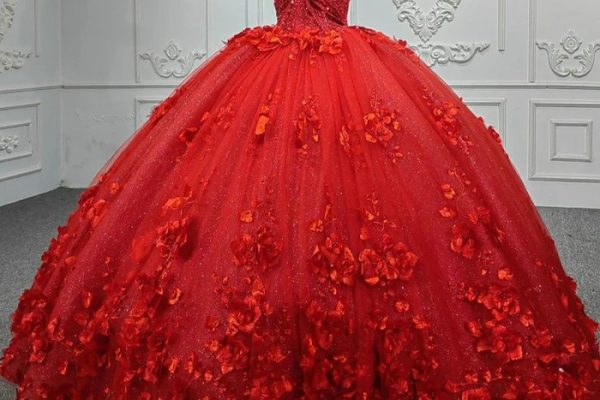 Red wedding dress for bride